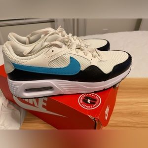 Women’s size 11 Nike AirMax